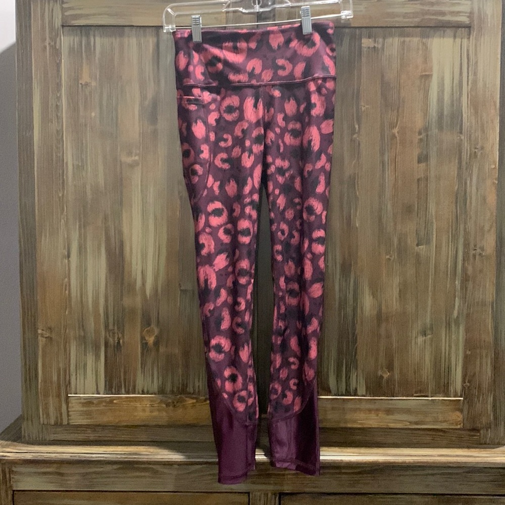 Under Armour Compression Heat Gear Leggings in Small